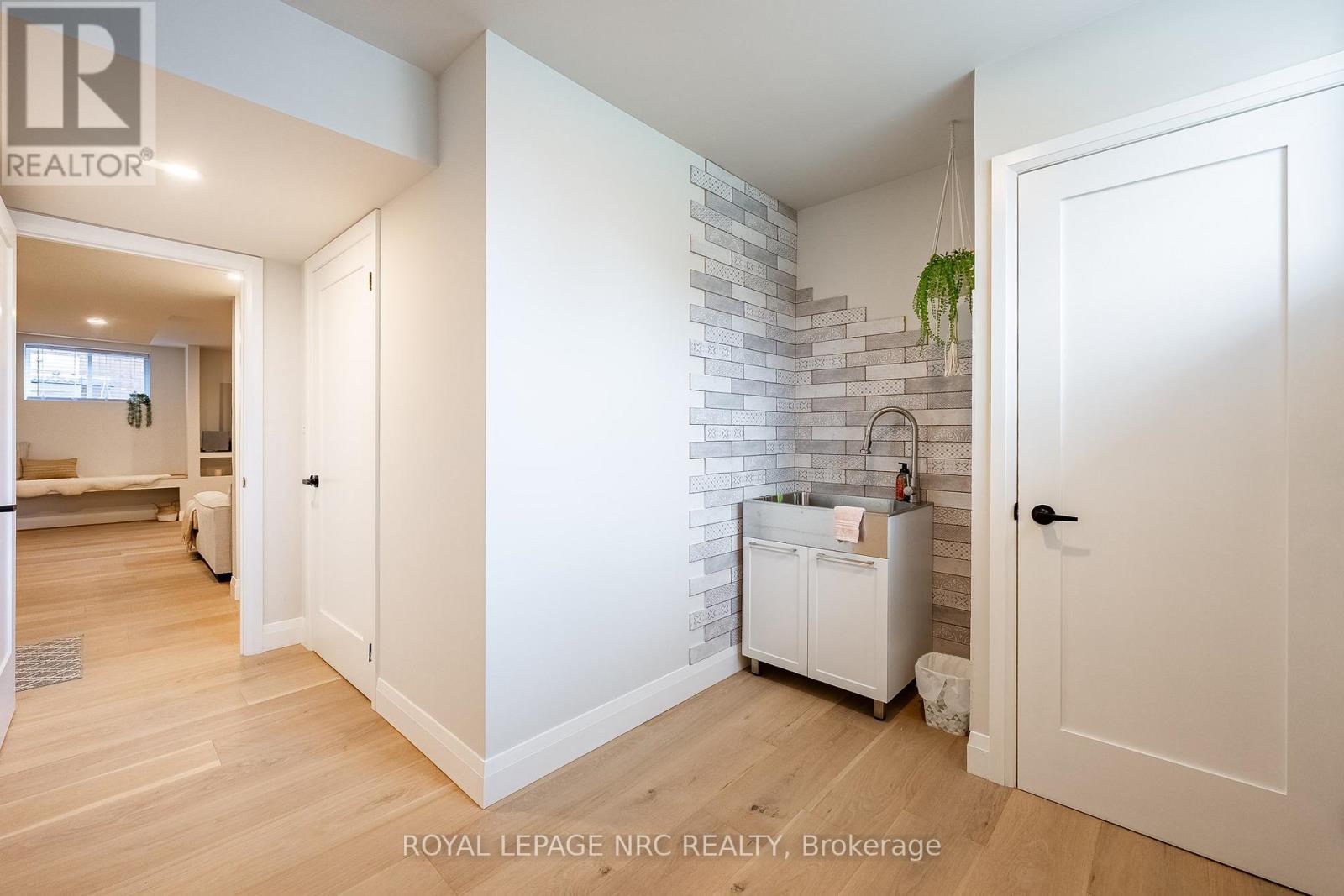 22 Lake Street, Grimsby, Ontario  L3M 2G7 - Photo 41 - X13493614