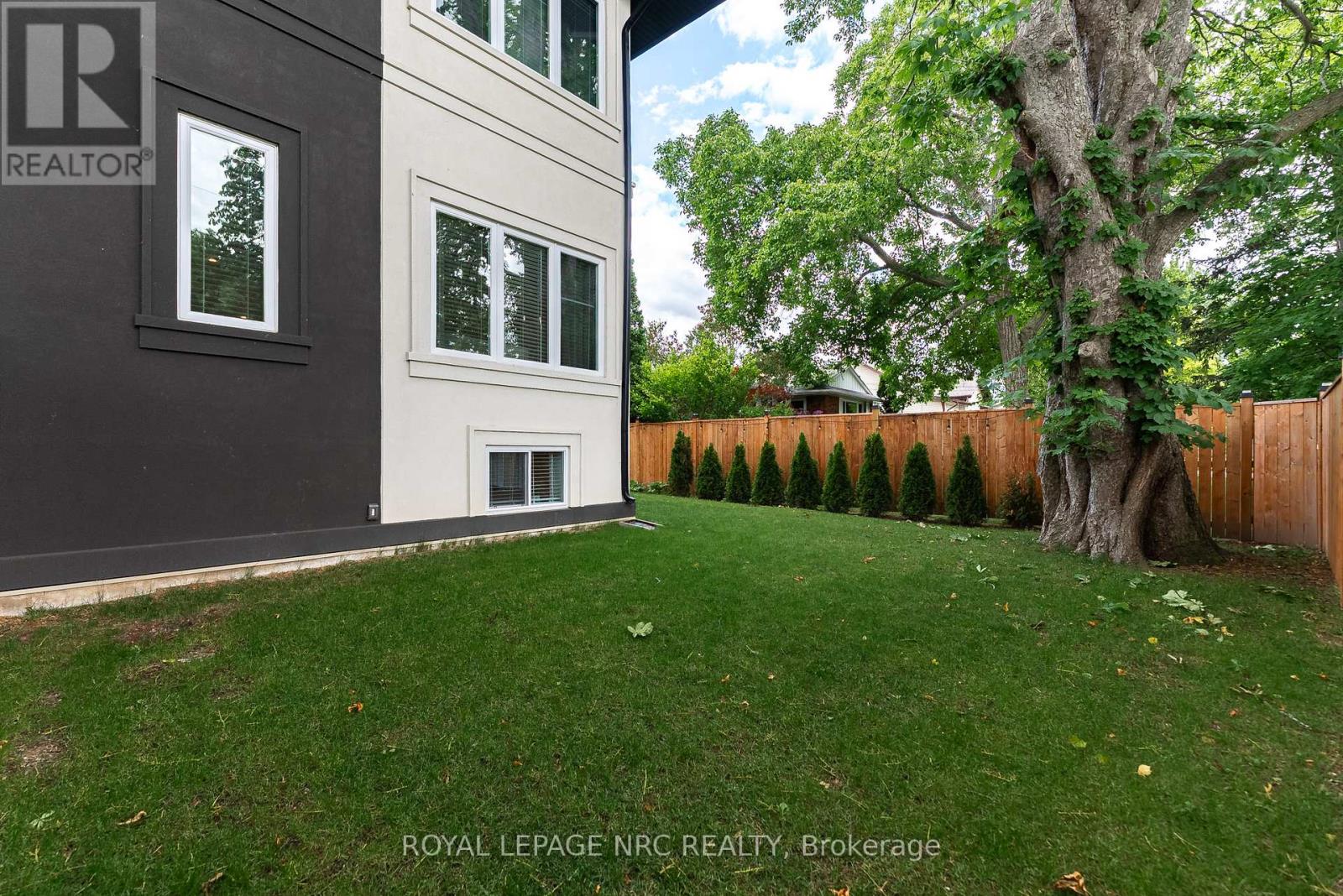 22 Lake Street, Grimsby, Ontario  L3M 2G7 - Photo 46 - X13493614