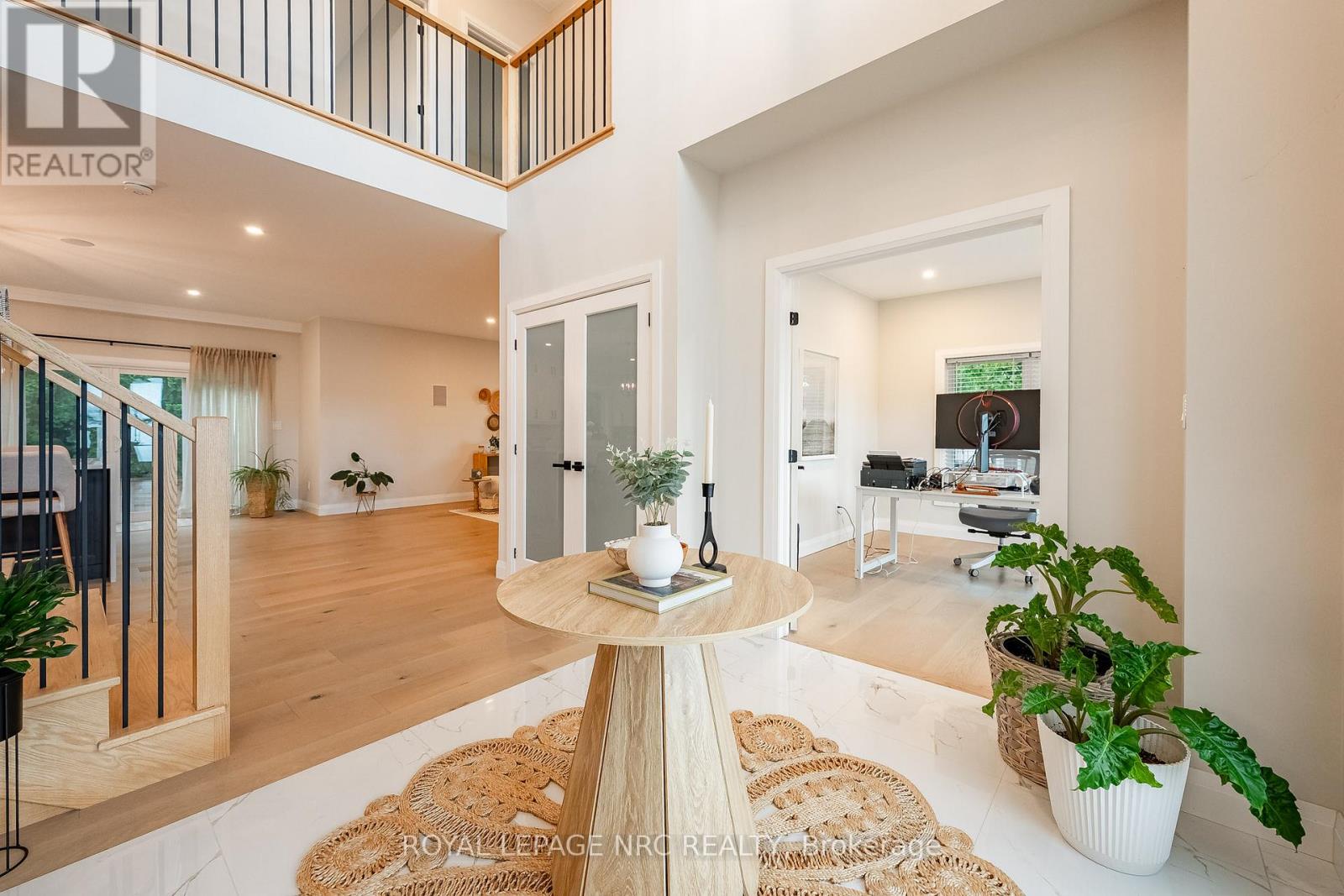 22 Lake Street, Grimsby, Ontario  L3M 2G7 - Photo 6 - X13493614