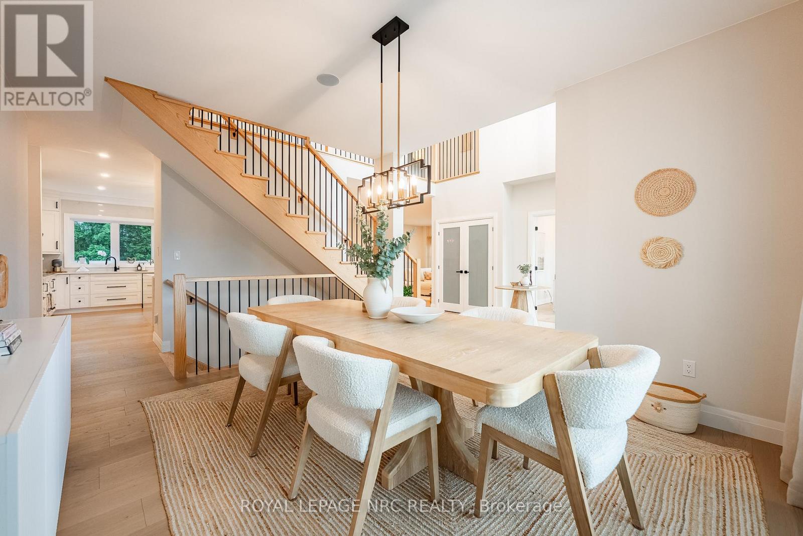 22 Lake Street, Grimsby, Ontario  L3M 2G7 - Photo 7 - X13493614