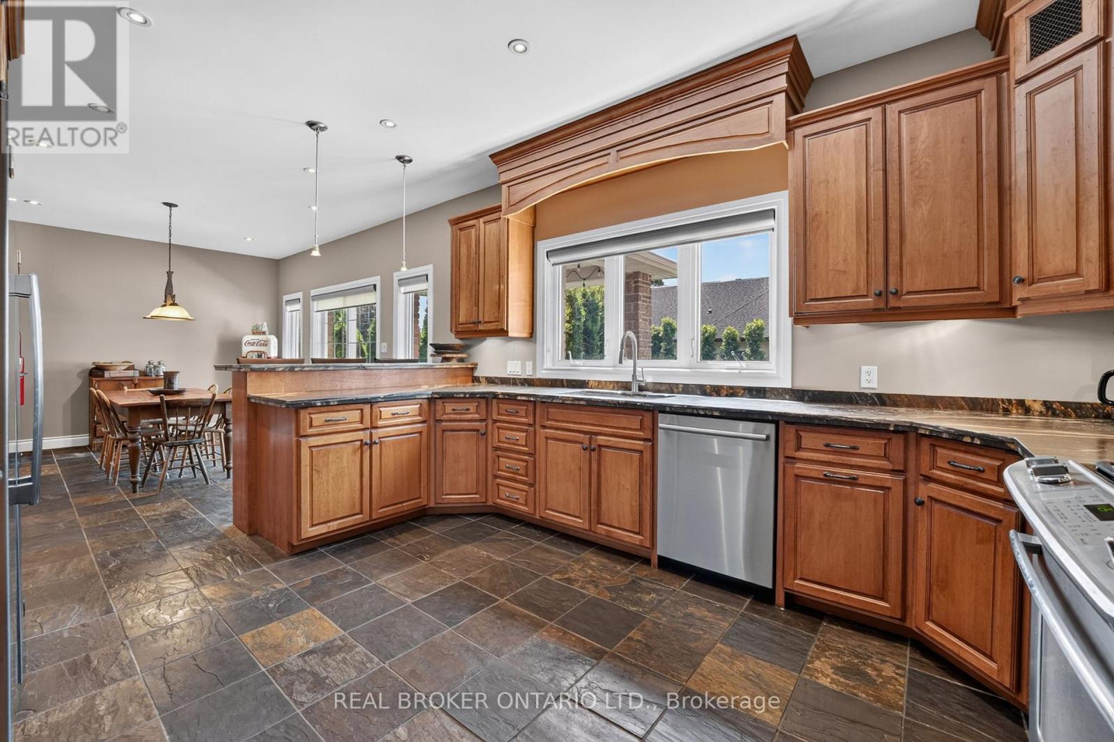 41 Cameron Drive, Hamilton, Ontario  L9G 2L4 - Photo 15 - X13493636