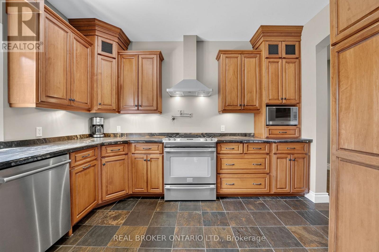 41 Cameron Drive, Hamilton, Ontario  L9G 2L4 - Photo 17 - X13493636