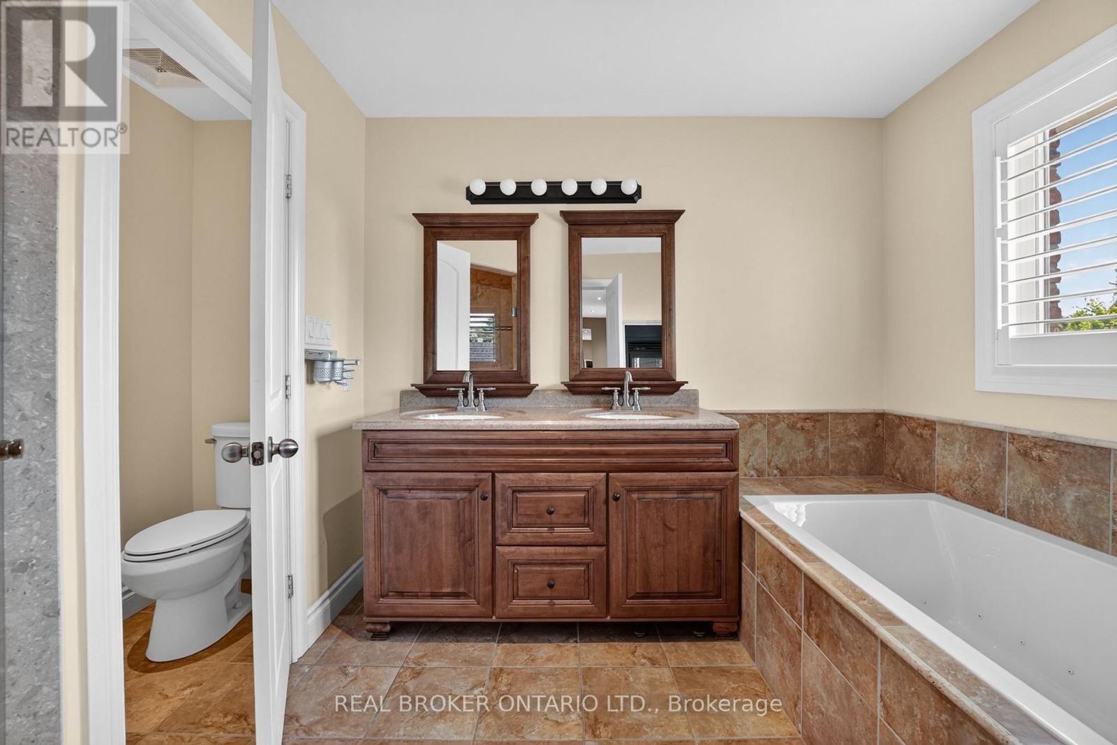 41 Cameron Drive, Hamilton, Ontario  L9G 2L4 - Photo 28 - X13493636