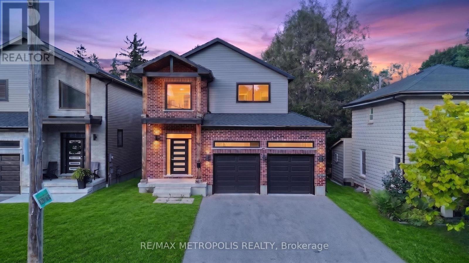55 RUSS STREET, Cambridge, Ontario