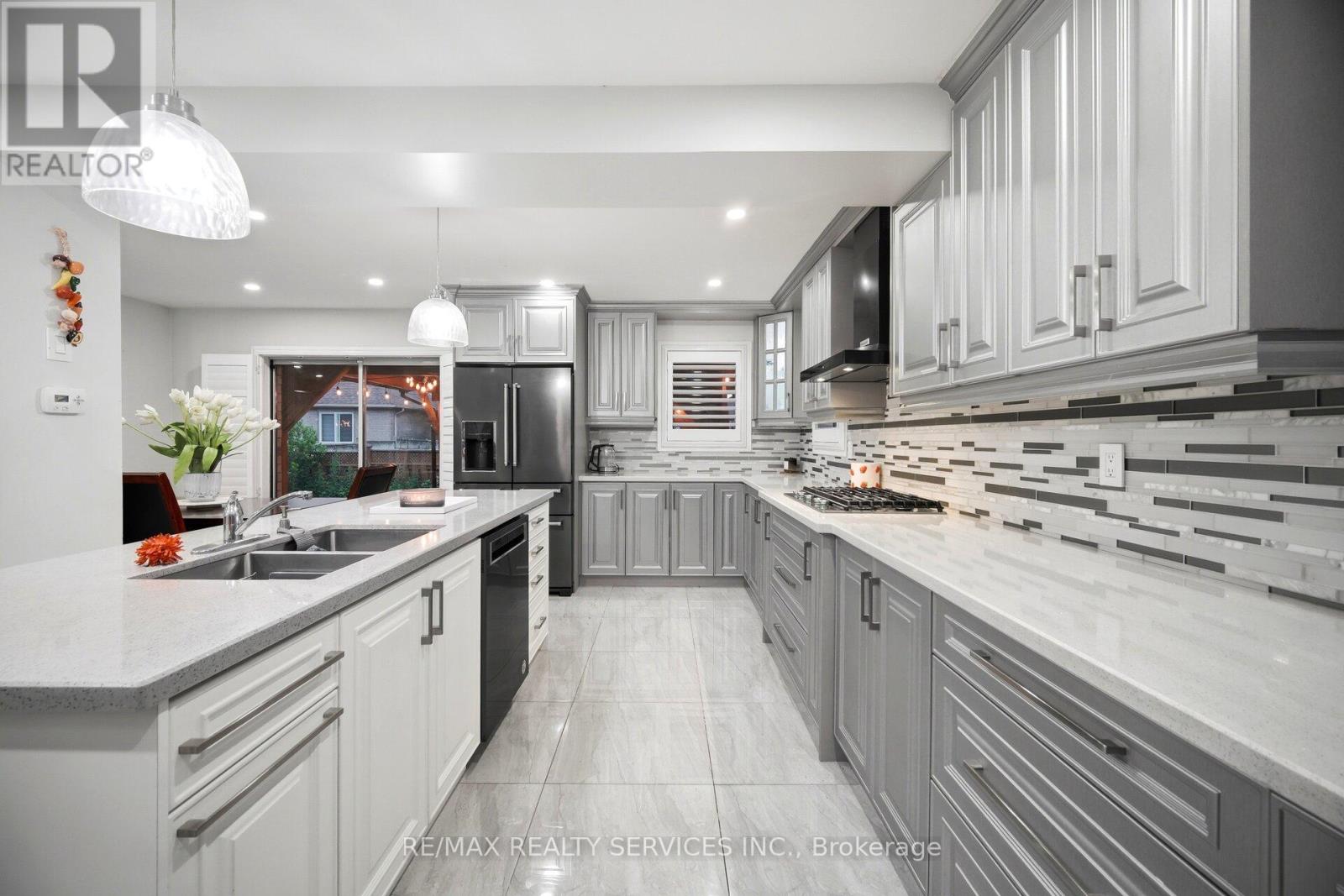 277 Van Kirk Drive, Brampton, Ontario  L7A 1M3 - Photo 17 - W13490966