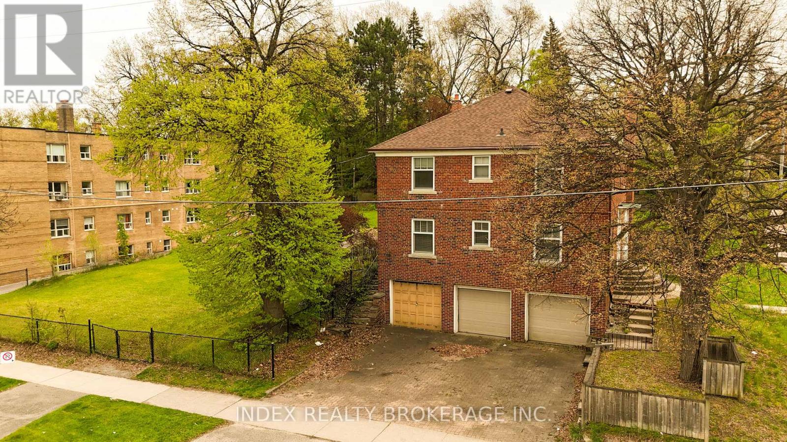 296 The Kings Way, Toronto, Ontario  M9A 3V1 - Photo 16 - W13490034