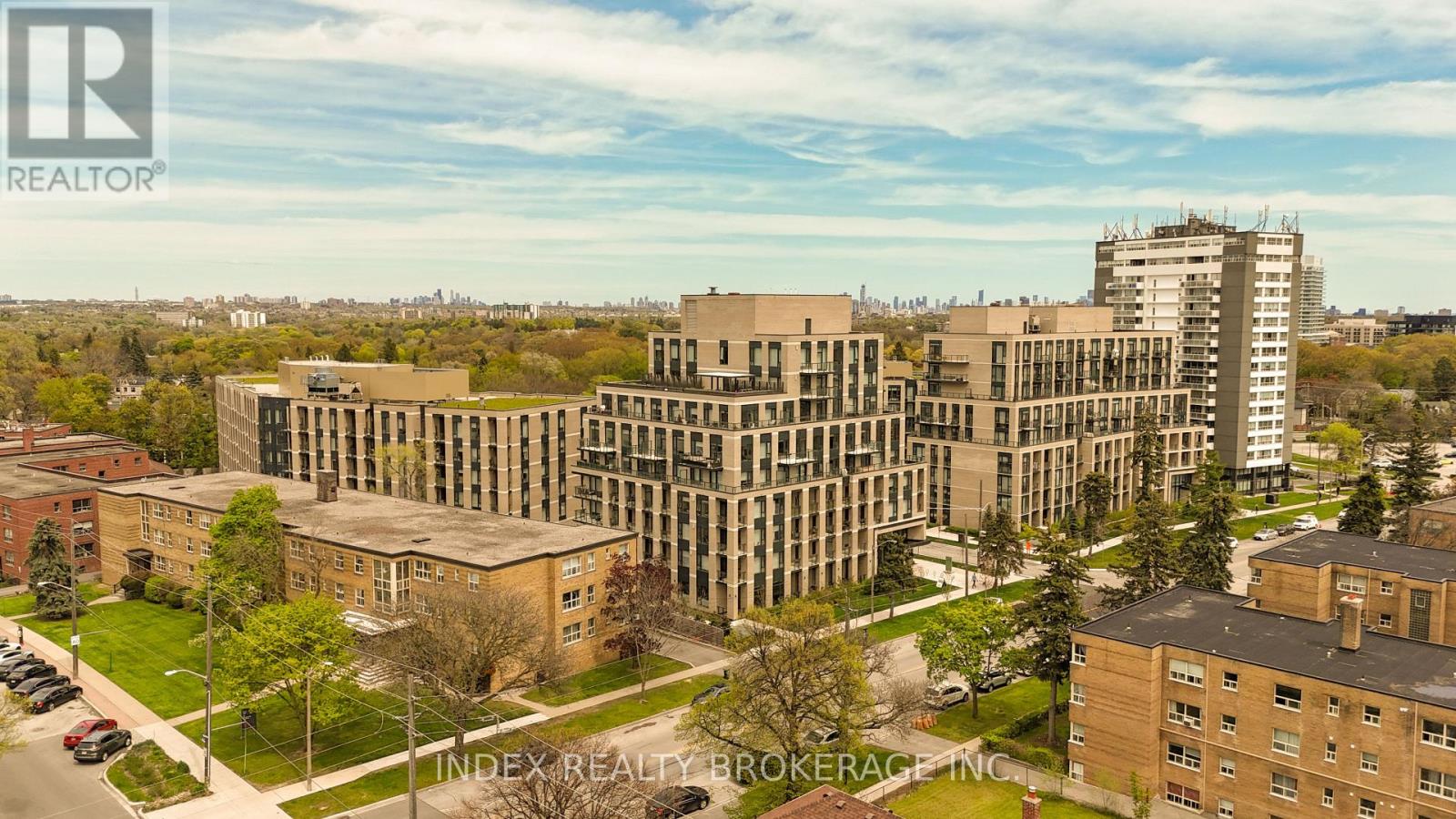 296 The Kings Way, Toronto, Ontario  M9A 3V1 - Photo 4 - W13490034