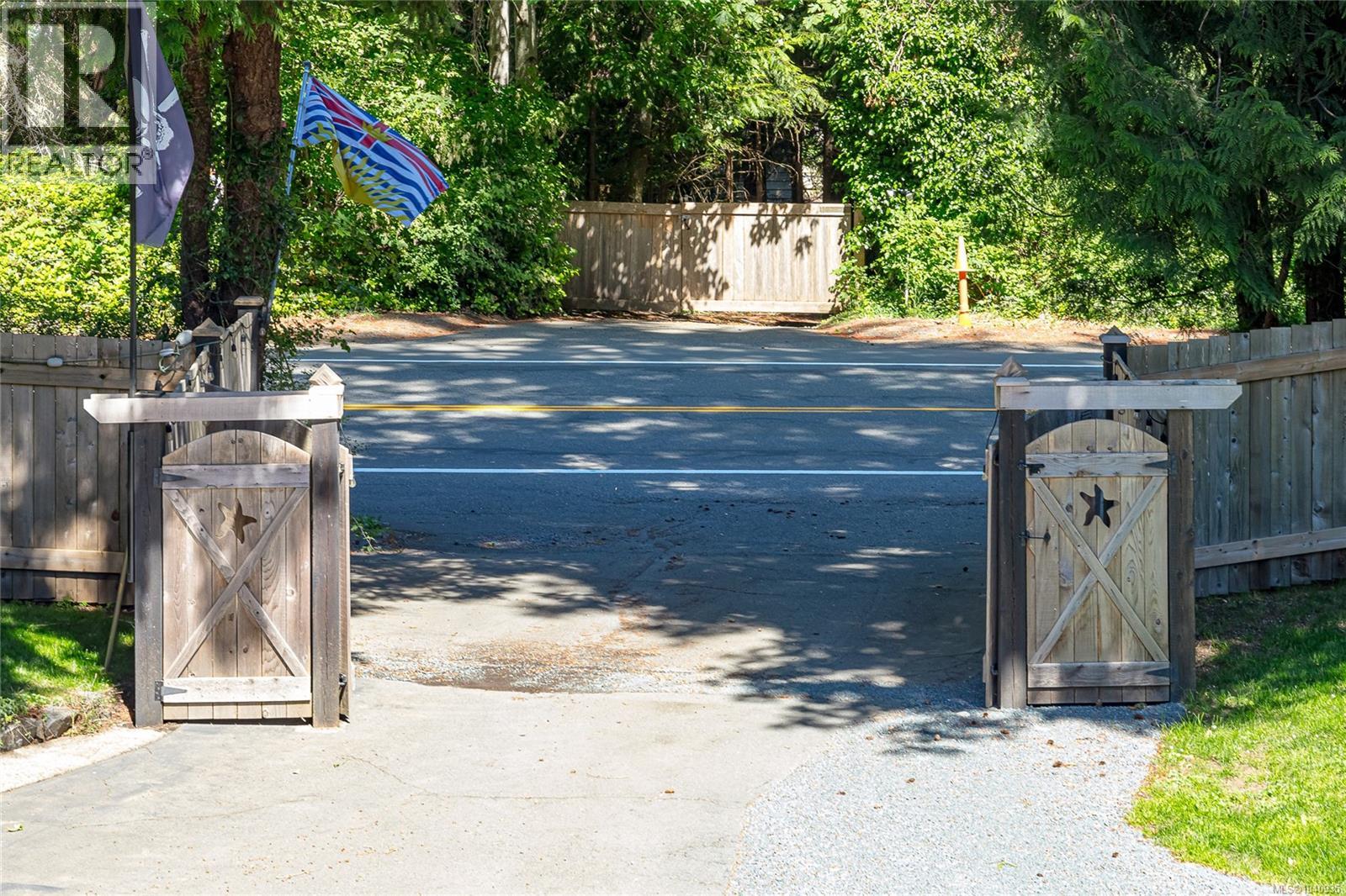 6340 Island Hwy W, Qualicum Beach, British Columbia  V9K 2E5 - Photo 46 - 1040935