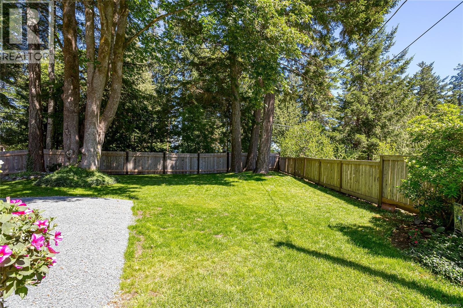 6340 Island Hwy W, Qualicum Beach, British Columbia  V9K 2E5 - Photo 60 - 1040935