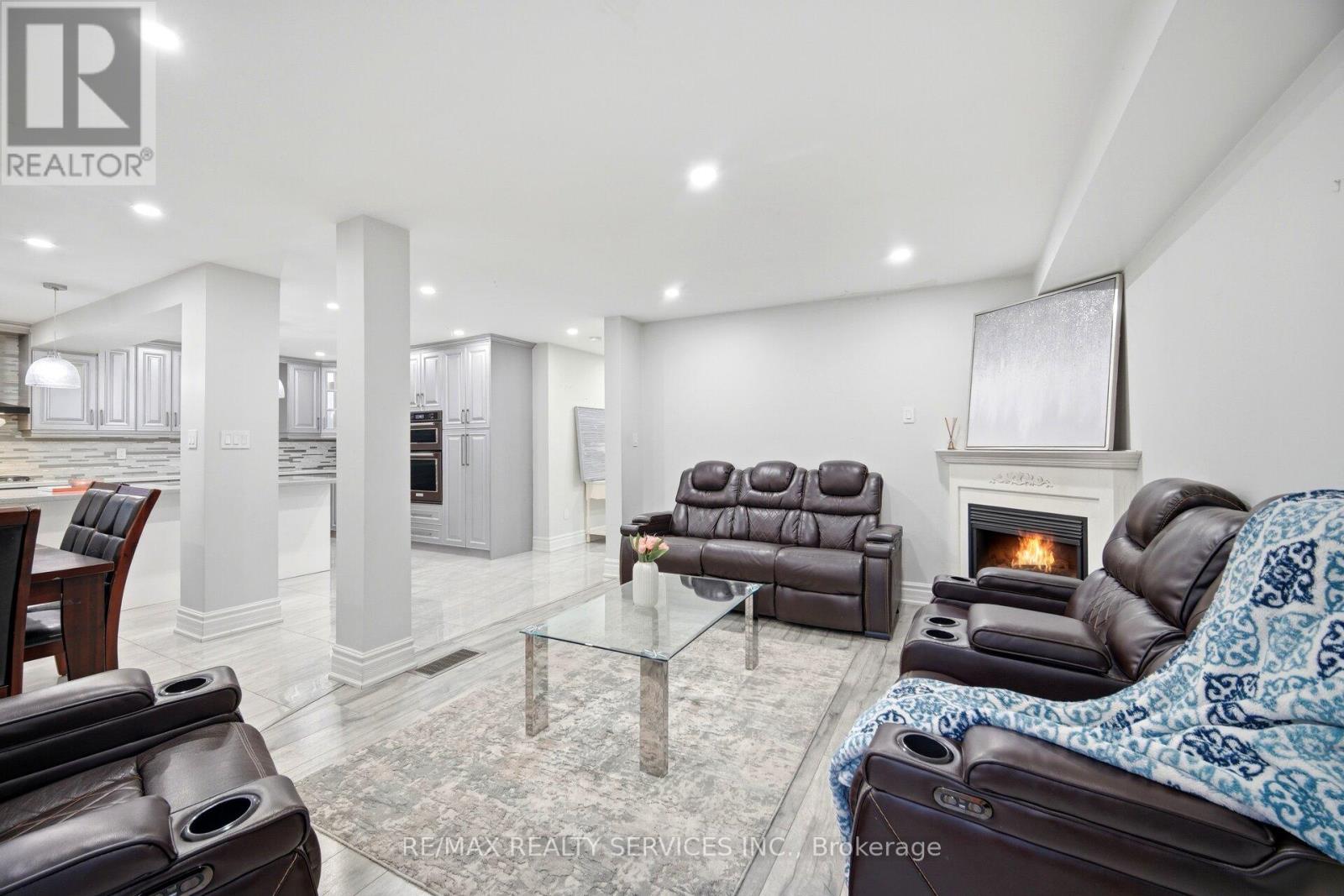 277 Van Kirk Drive, Brampton, Ontario  L7A 1M3 - Photo 12 - W13490966