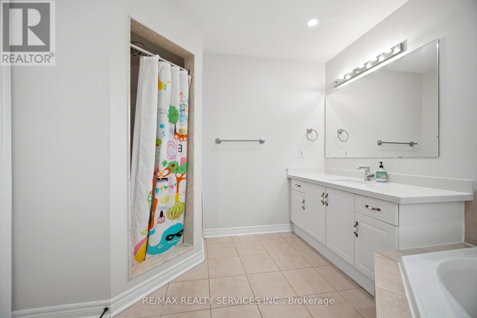277 Van Kirk Drive, Brampton, Ontario  L7A 1M3 - Photo 28 - W13490966