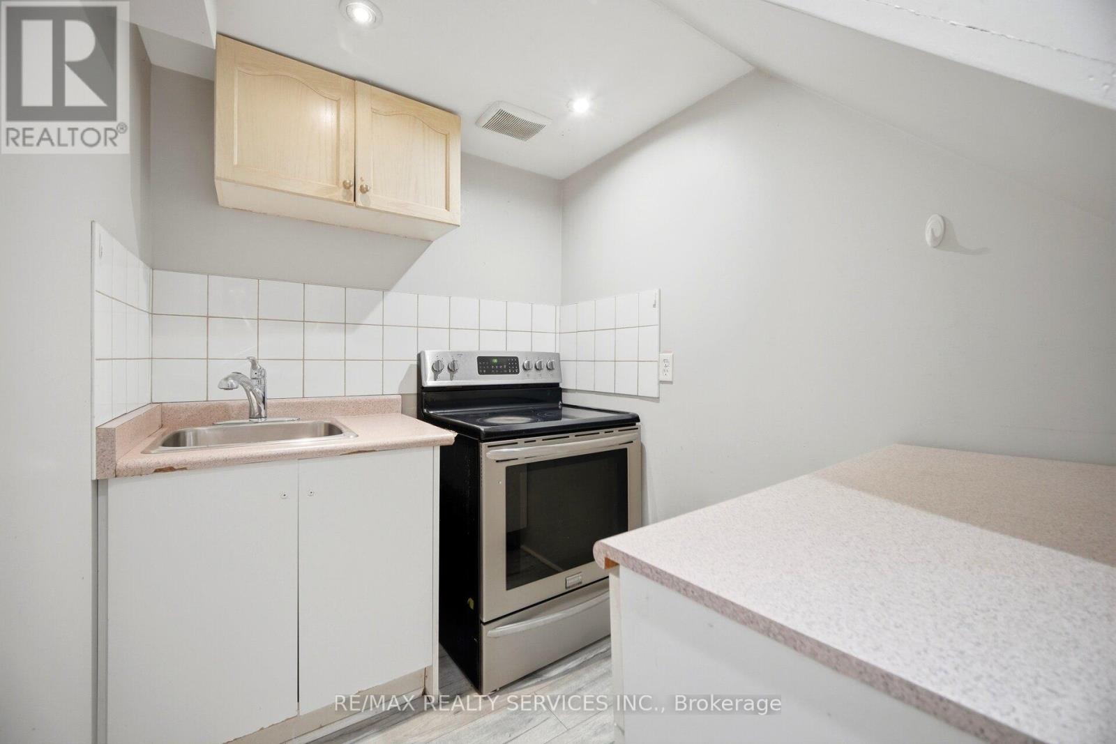 277 Van Kirk Drive, Brampton, Ontario  L7A 1M3 - Photo 42 - W13490966