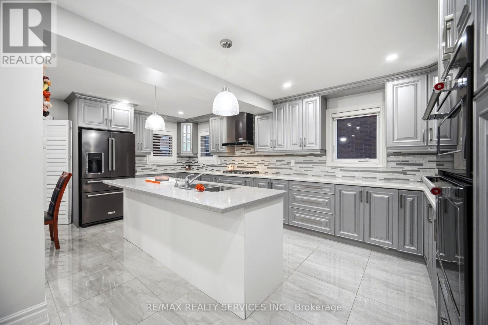 277 Van Kirk Drive, Brampton, Ontario  L7A 1M3 - Photo 16 - W13490966