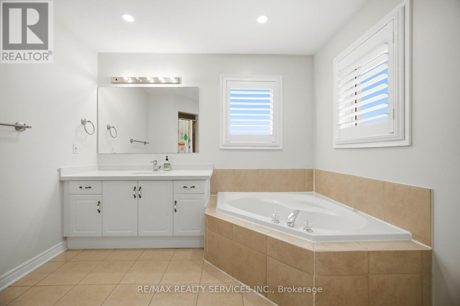 277 Van Kirk Drive, Brampton, Ontario  L7A 1M3 - Photo 27 - W13490966