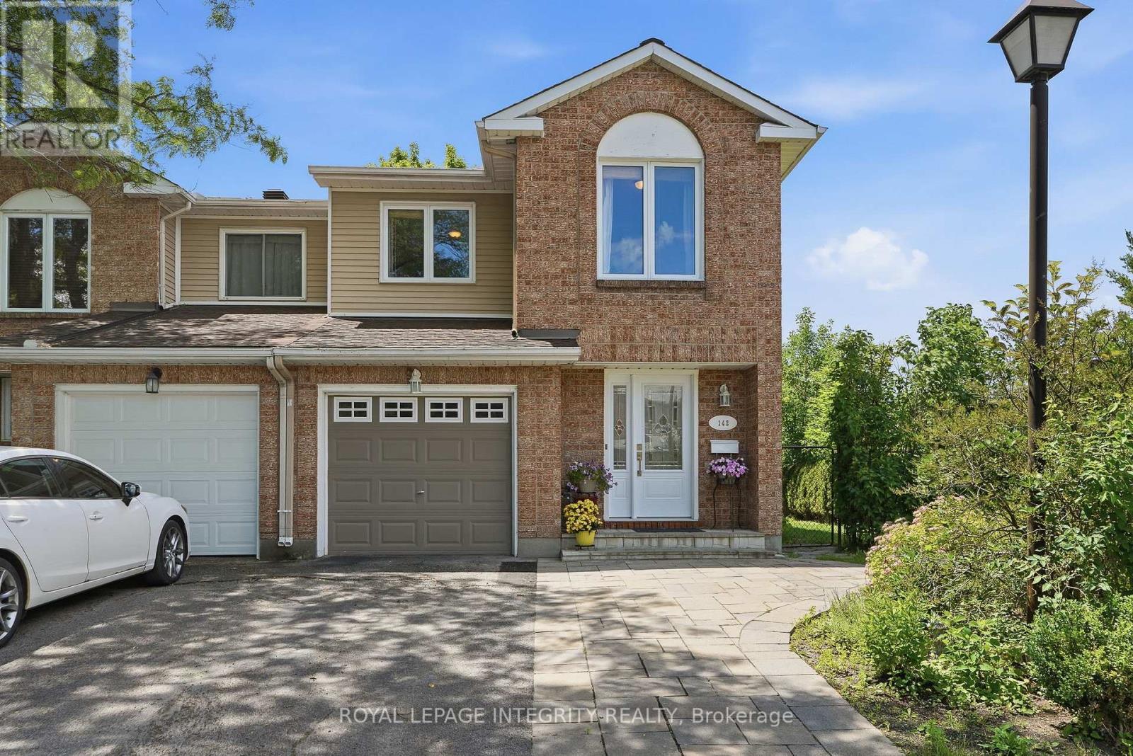 142 GLADECREST COURT, Ottawa, Ontario
