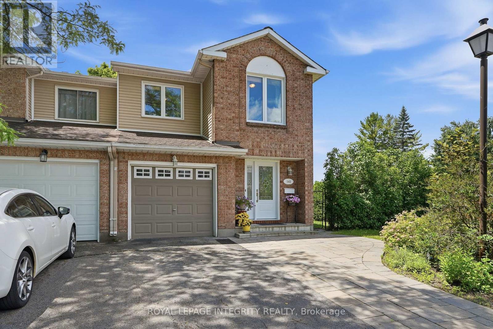 142 Gladecrest Court, Ottawa, Ontario  K2H 9J8 - Photo 2 - X13493884