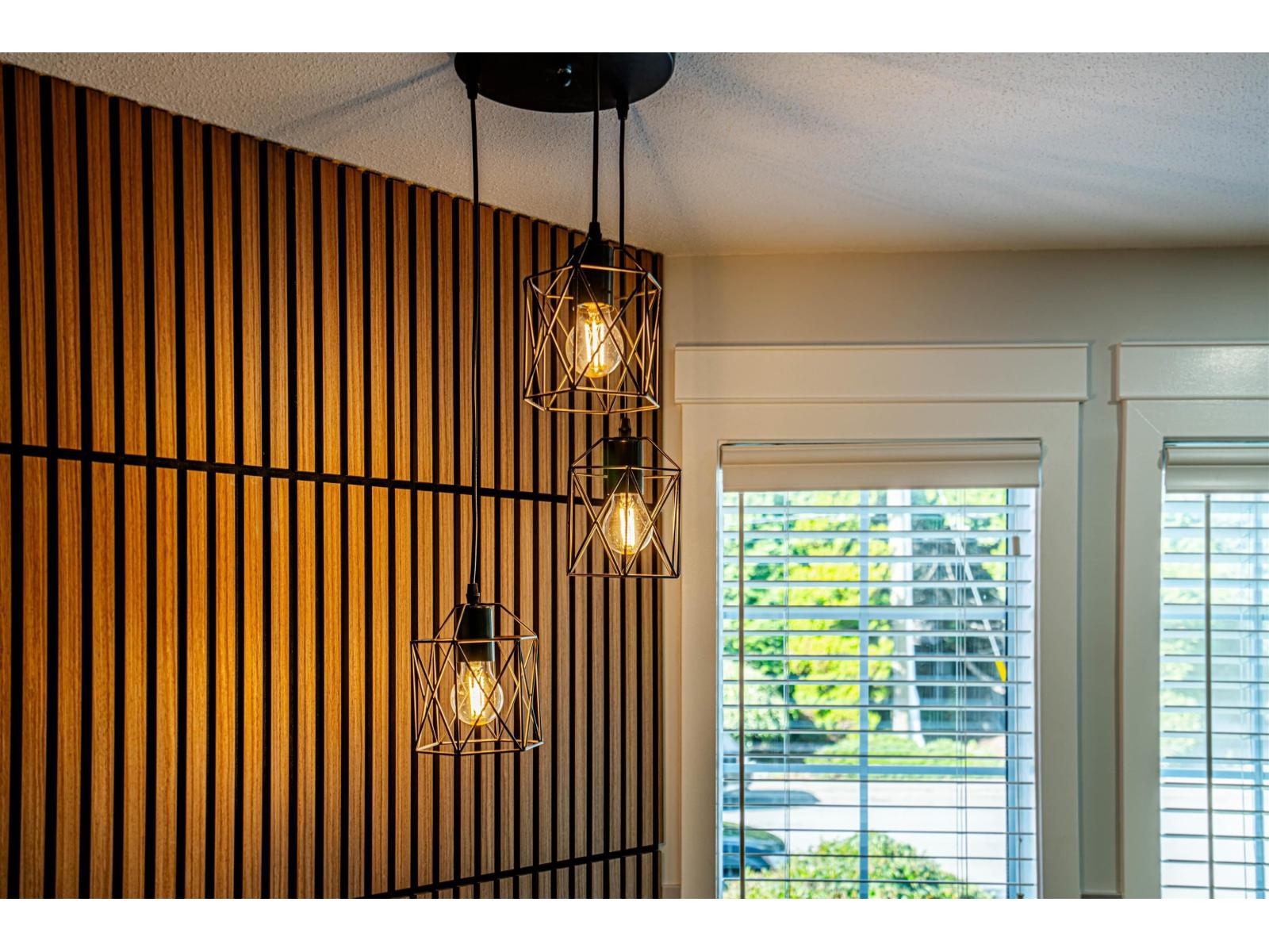 211 1450 Merklin Street, White Rock, British Columbia  V4B 4C3 - Photo 2 - R3140178