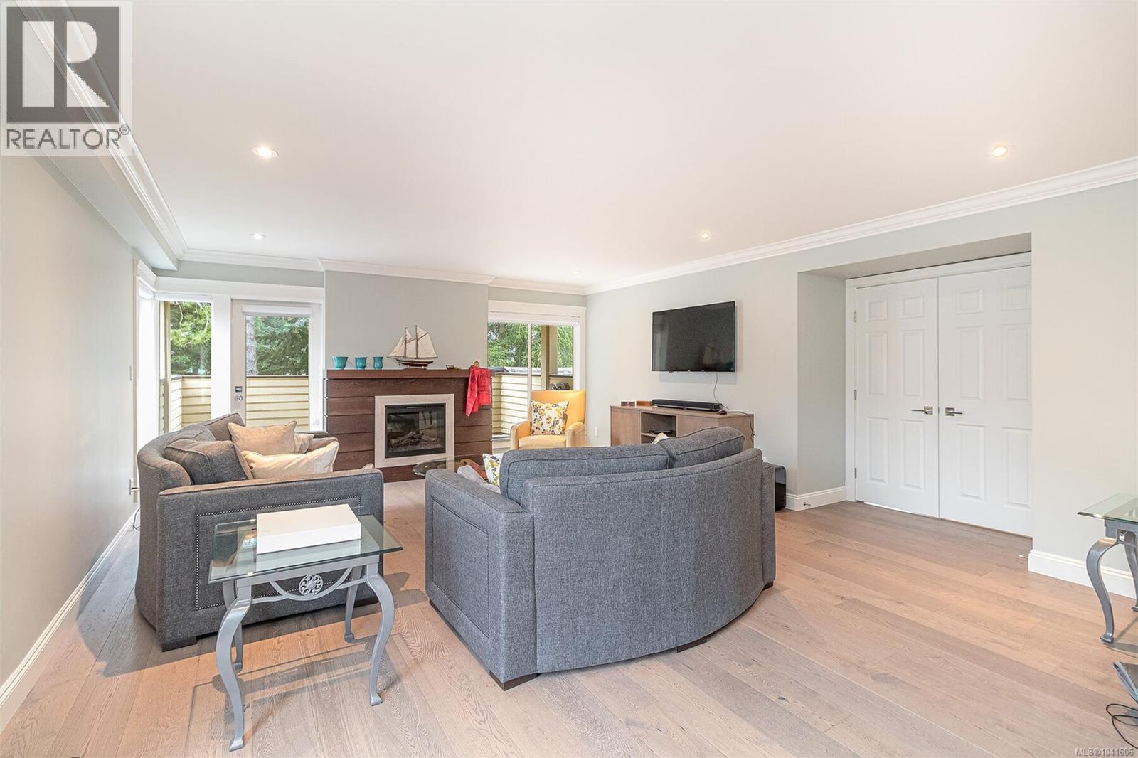 108 2345 Cedar Hill Cross Rd, Oak Bay, British Columbia  V8P 5M8 - Photo 9 - 1041606