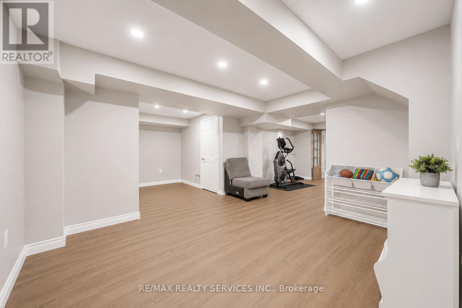 17 National Crescent, Brampton, Ontario  L7A 1H1 - Photo 35 - W13493054