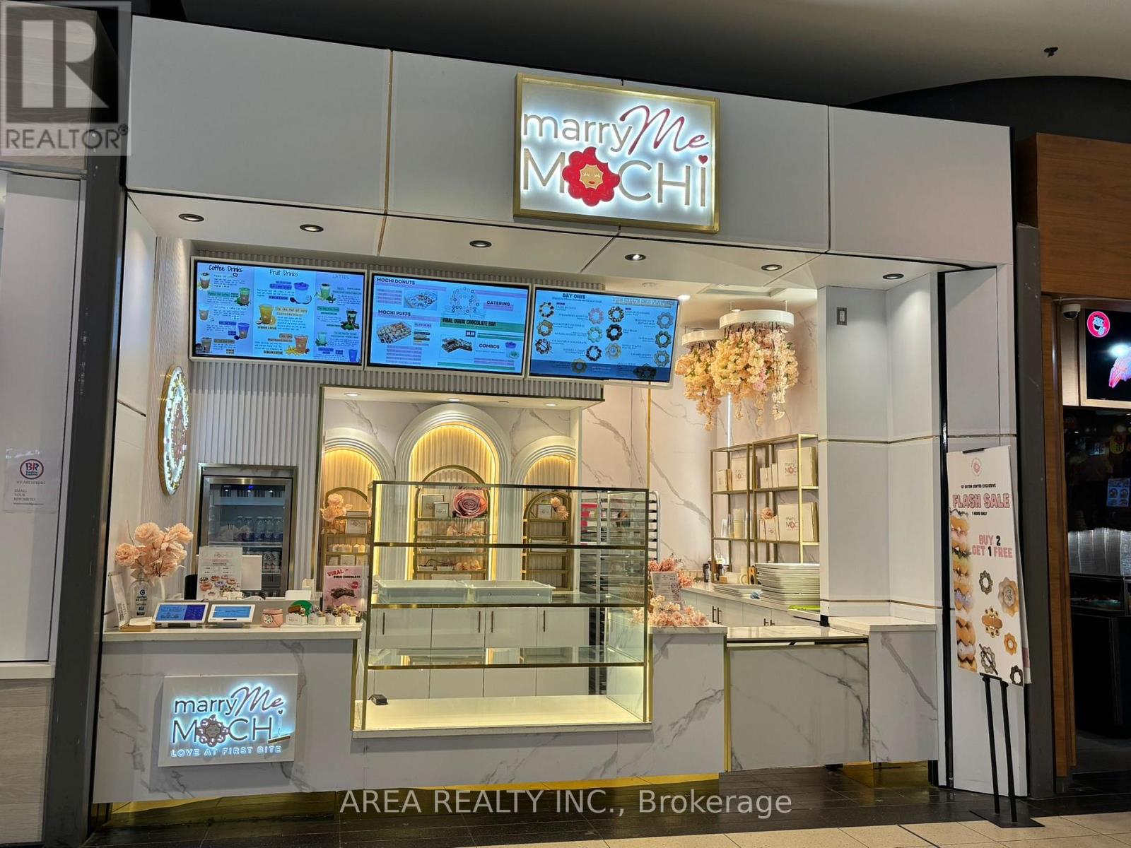H023 - 220 YONGE STREET, Toronto, Ontario