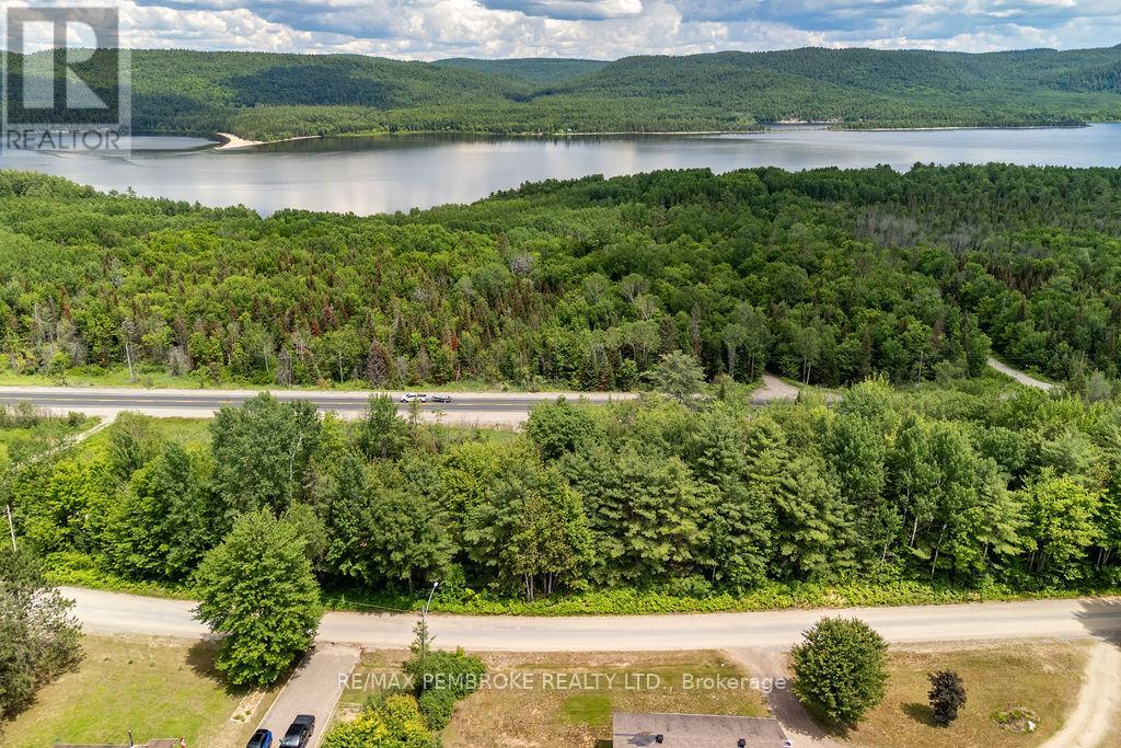 88 Lance Road, Laurentian Hills, Ontario  K0J 1P0 - Photo 15 - X13220998