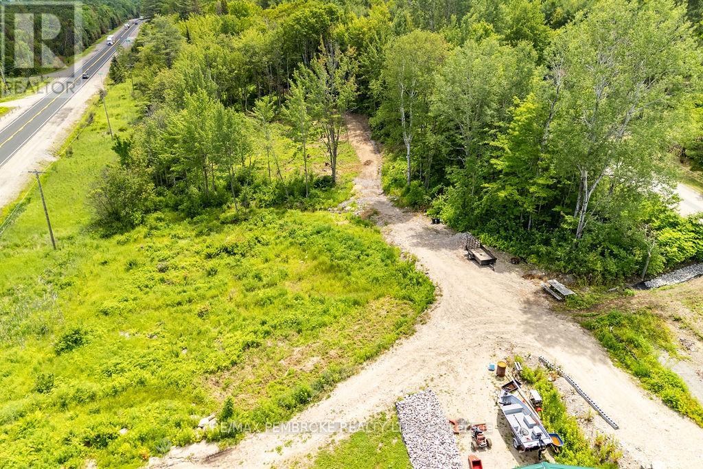 88 Lance Road, Laurentian Hills, Ontario  K0J 1P0 - Photo 14 - X13220998