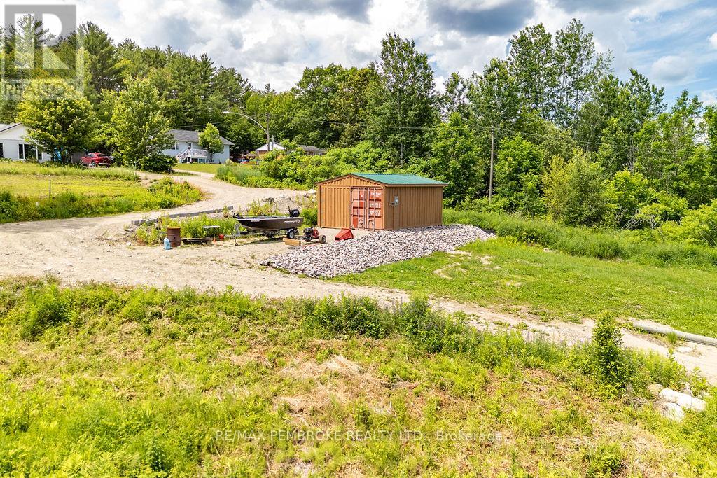 88 Lance Road, Laurentian Hills, Ontario  K0J 1P0 - Photo 6 - X13220998