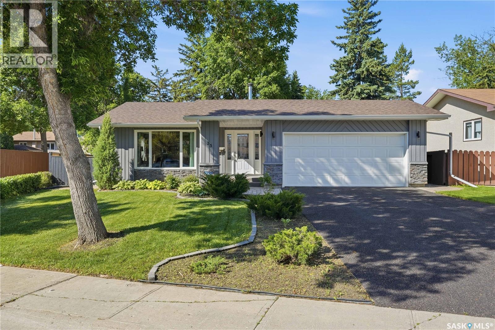 35 Penfold Place, Regina, Saskatchewan  S4V 0J7 - Photo 1 - SK040727