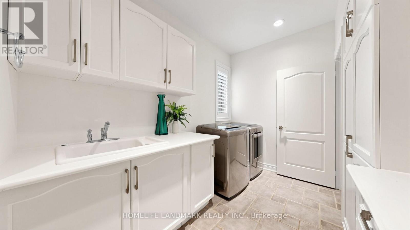 2508 Hemmford Drive, Oakville, Ontario  L6M 4R6 - Photo 14 - W13493804