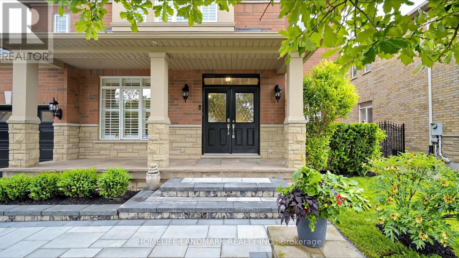 2508 Hemmford Drive, Oakville, Ontario  L6M 4R6 - Photo 2 - W13493804