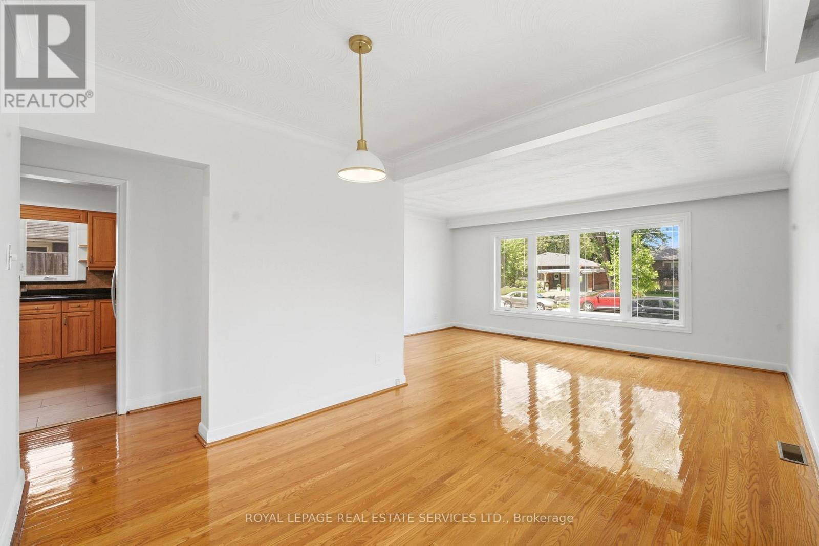 45 Poynter Drive, Toronto, Ontario  M9R 1L3 - Photo 10 - W13477420