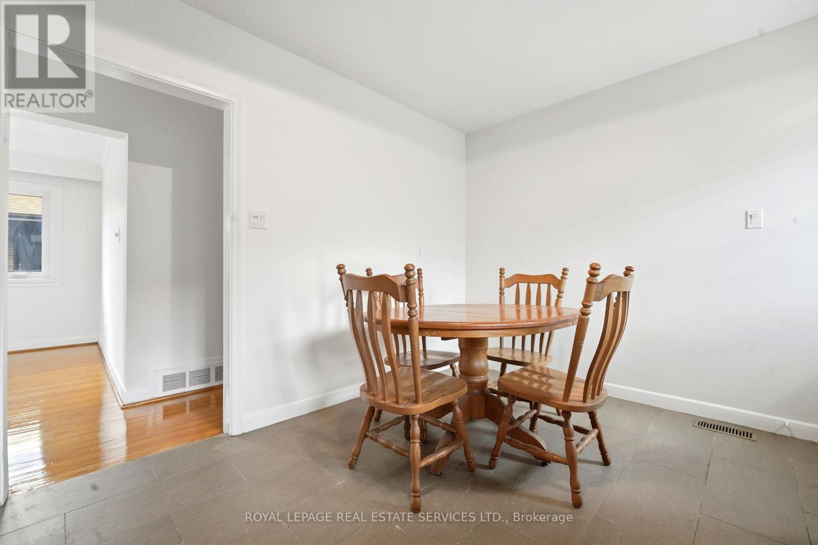 45 Poynter Drive, Toronto, Ontario  M9R 1L3 - Photo 16 - W13477420