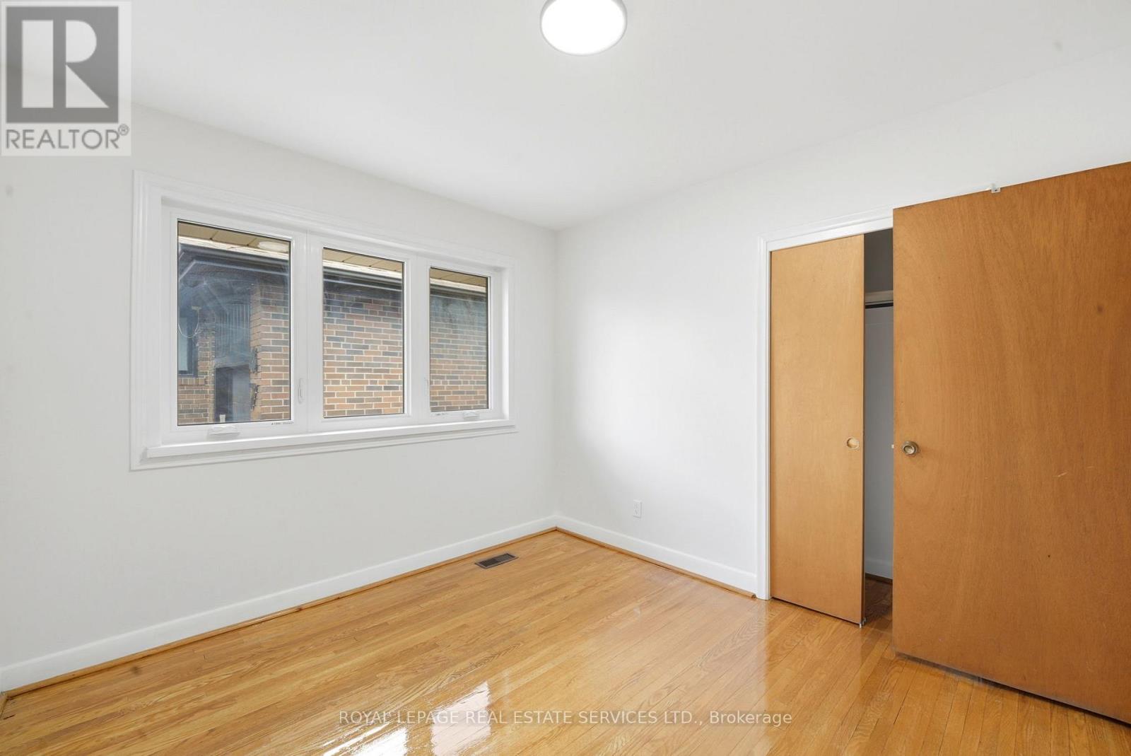 45 Poynter Drive, Toronto, Ontario  M9R 1L3 - Photo 22 - W13477420