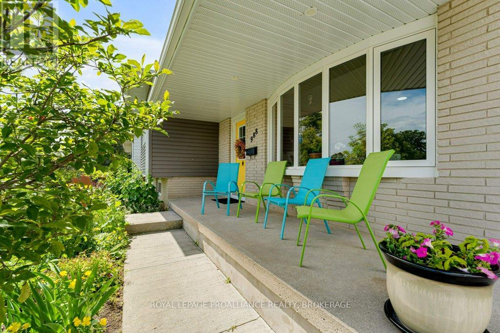 988 Hudson Drive, Kingston, Ontario  K7M 5K7 - Photo 3 - X13494000