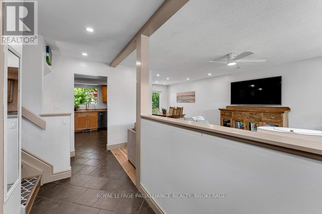 988 Hudson Drive, Kingston, Ontario  K7M 5K7 - Photo 5 - X13494000
