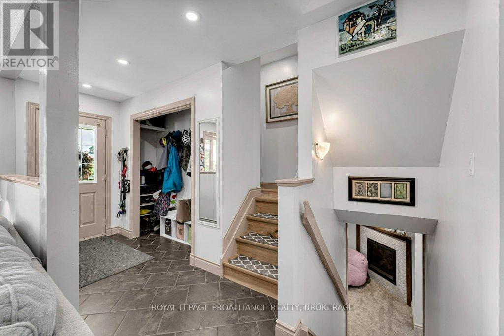 988 Hudson Drive, Kingston, Ontario  K7M 5K7 - Photo 6 - X13494000