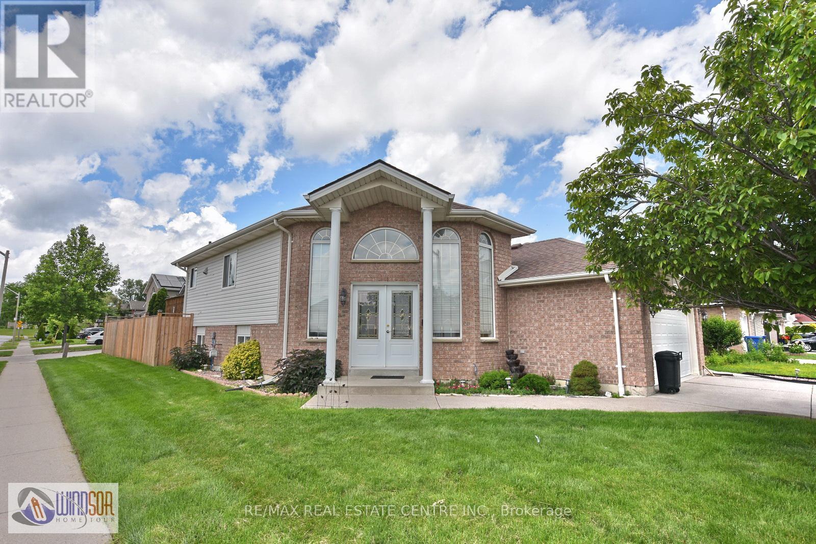 3602 HOLBURN STREET, Windsor, Ontario