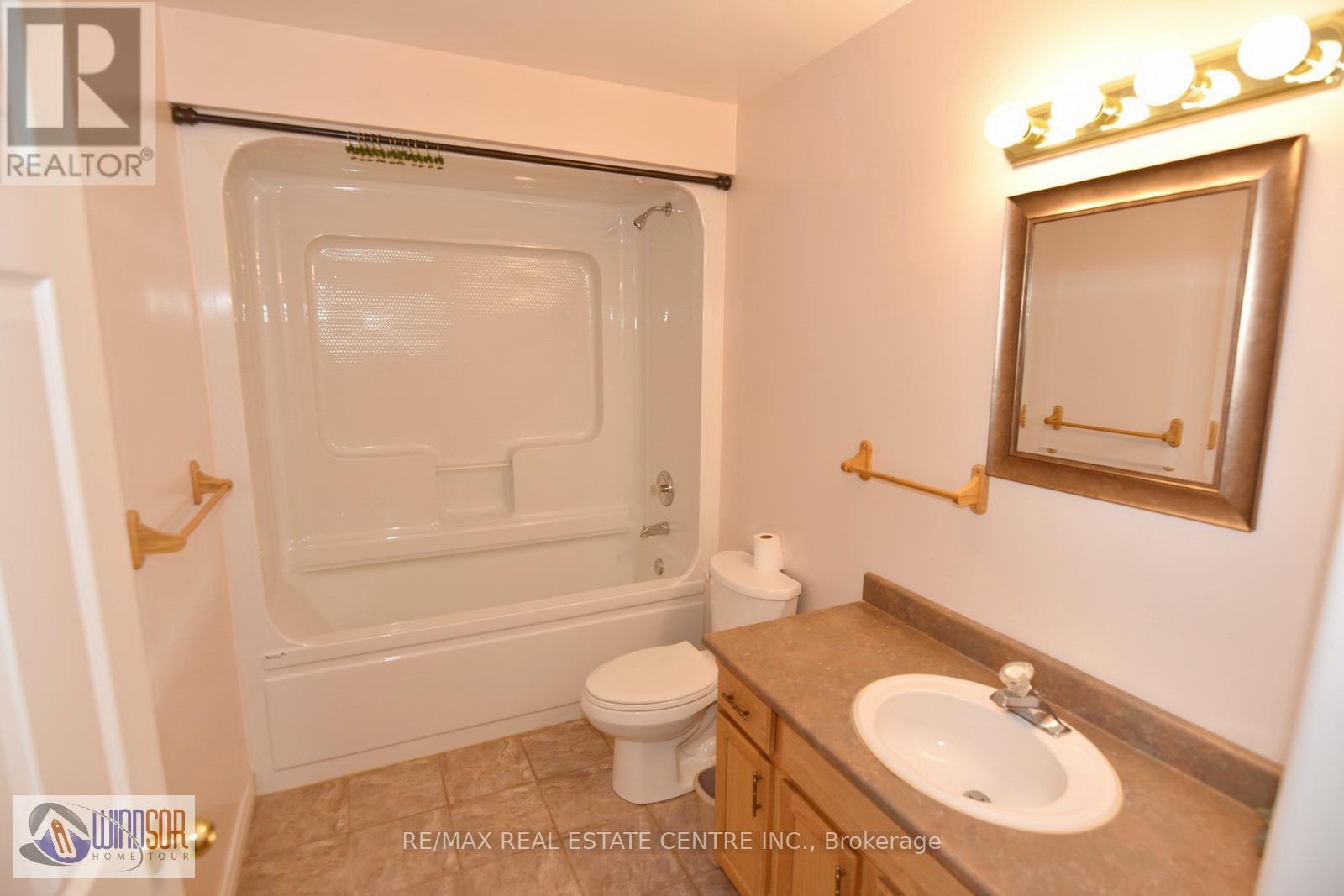 3602 Holburn Street, Windsor, Ontario  N9E 4V4 - Photo 17 - X13493818