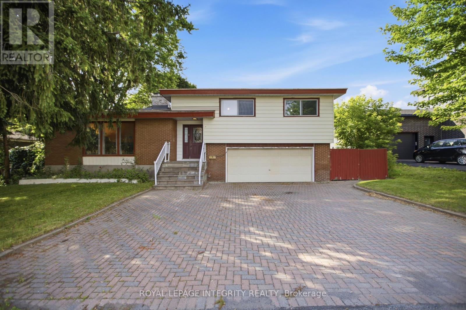 45 ROSSLAND AVENUE, Ottawa, Ontario