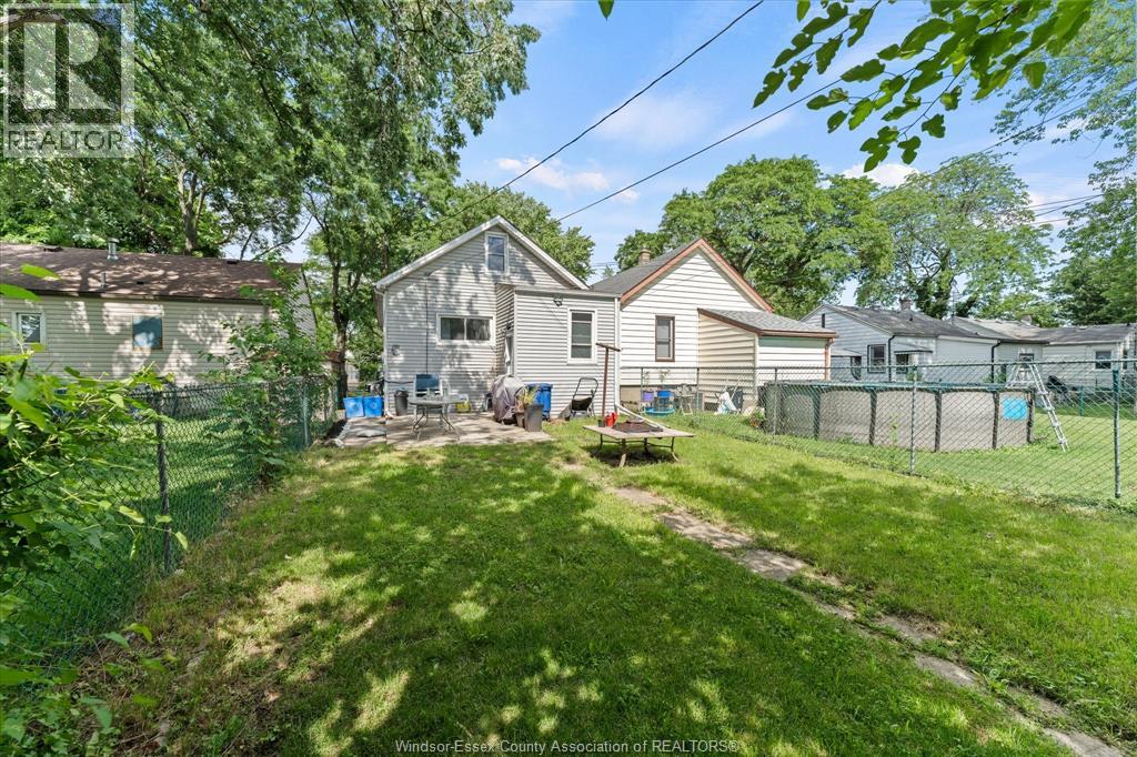 965 Bridge, Windsor, Ontario  N9B 2M9 - Photo 29 - 26015324