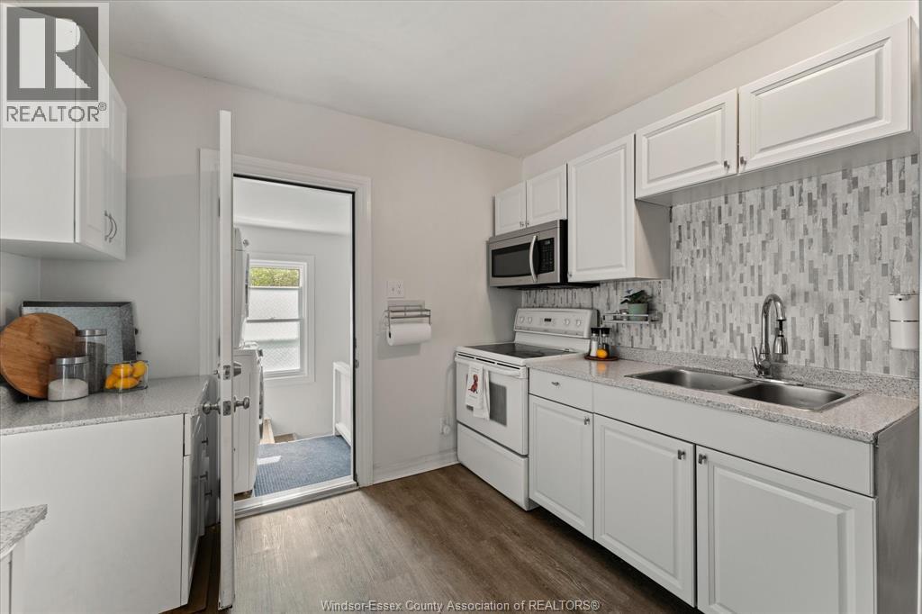 965 Bridge, Windsor, Ontario  N9B 2M9 - Photo 11 - 26015324