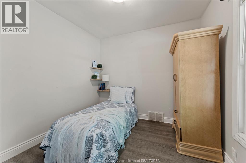 965 Bridge, Windsor, Ontario  N9B 2M9 - Photo 16 - 26015324