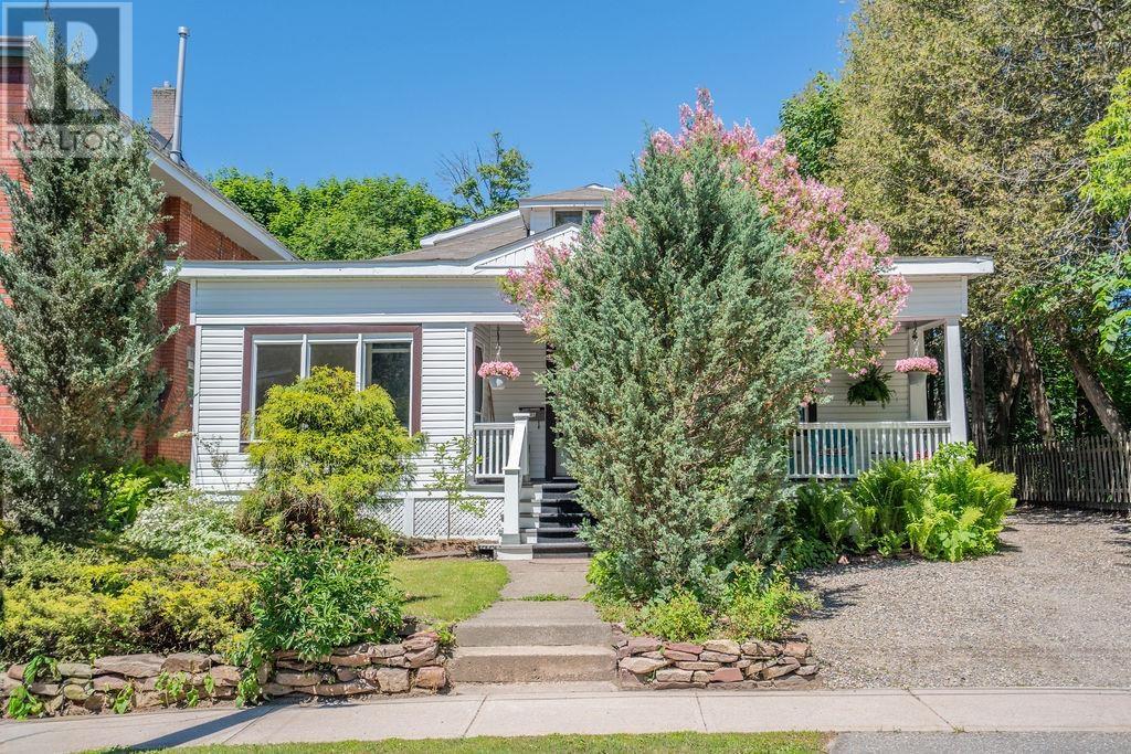 185 Woodward Ave, Sault Ste. Marie, Ontario  P6A 3T6 - Photo 1 - SM261575