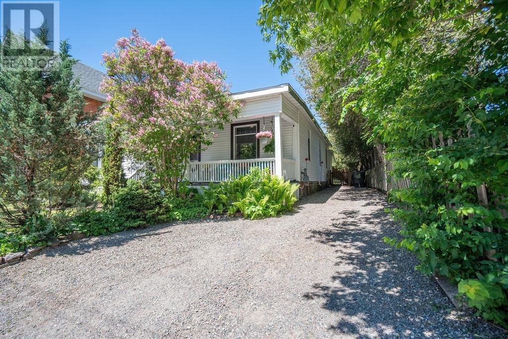 185 Woodward Ave, Sault Ste. Marie, Ontario  P6A 3T6 - Photo 3 - SM261575