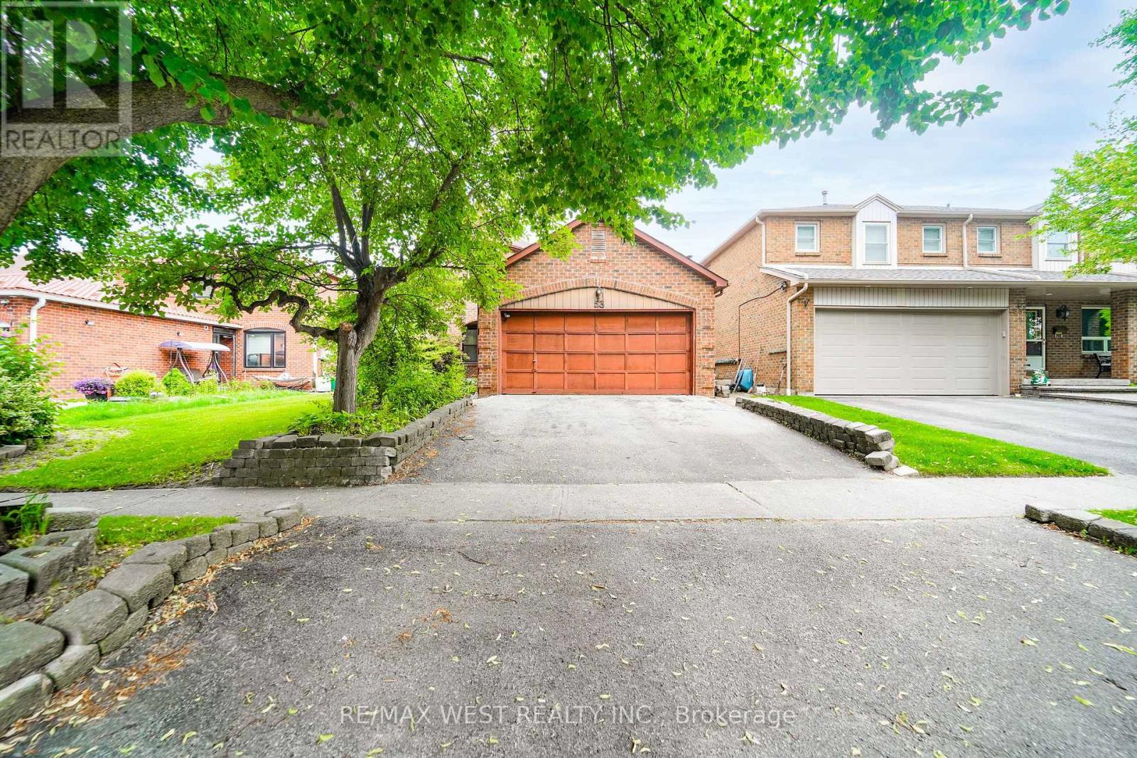 53 Hettersley Drive, Ajax, Ontario  L1T 1S1 - Photo 1 - E13487776