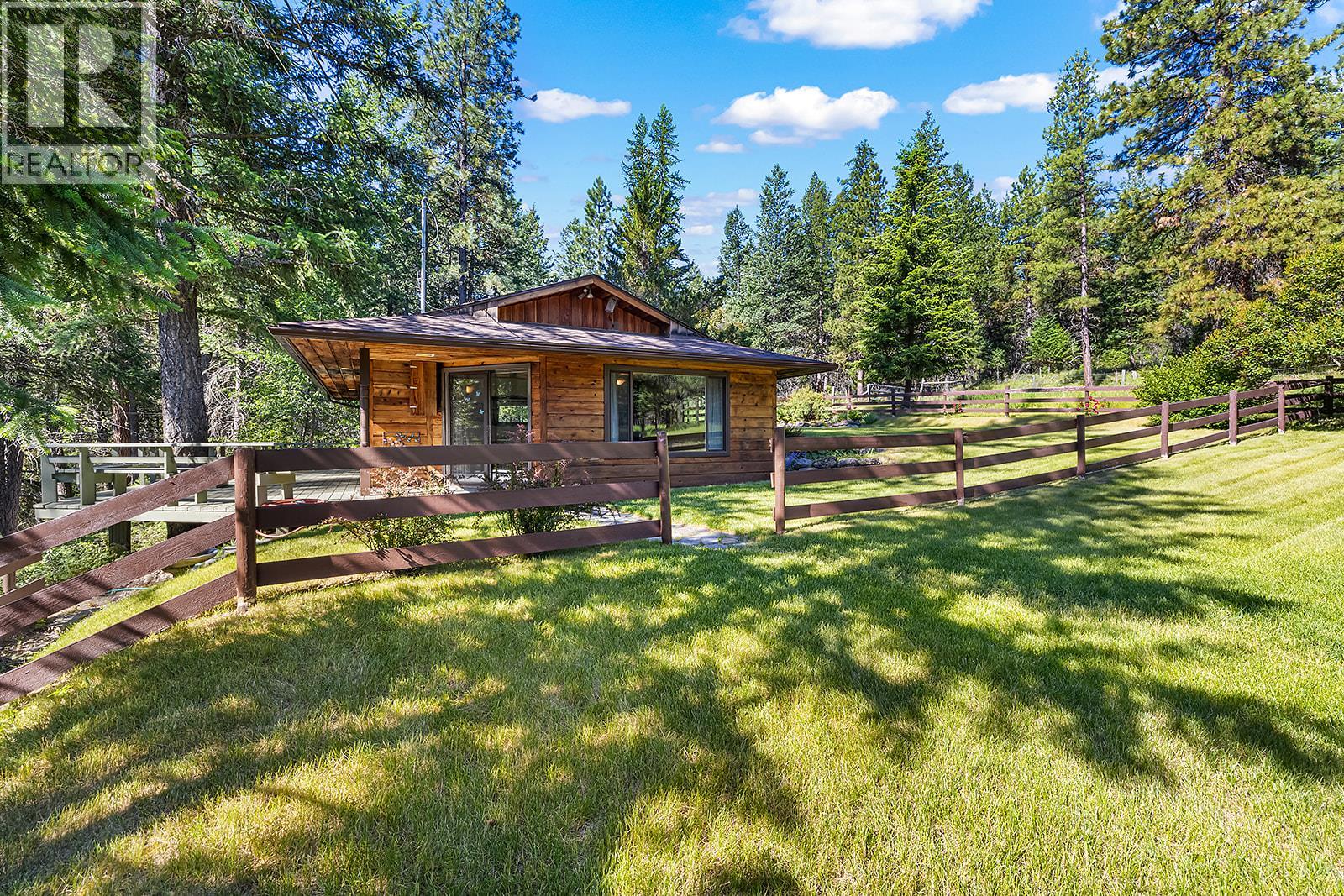 6397 Forsyth Road, Ta Ta Creek, British Columbia V0B 2H0 - Photo 2 - 10392455