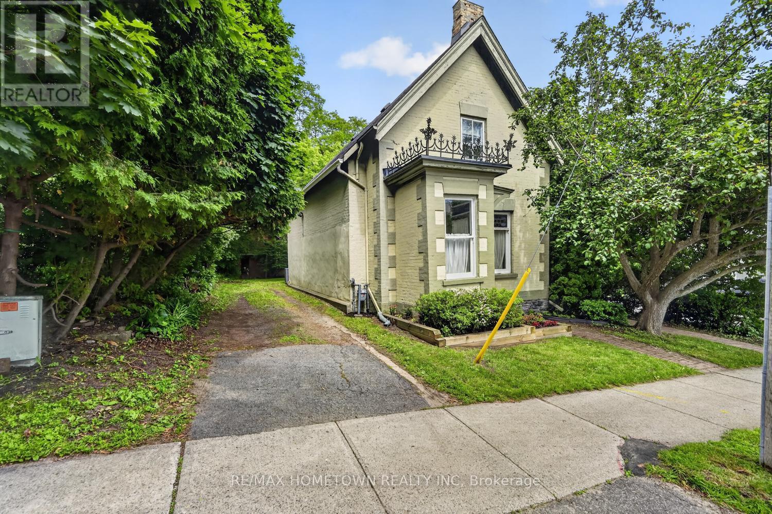 33 Park Street, Brockville, Ontario  K6V 2G3 - Photo 2 - X13494182