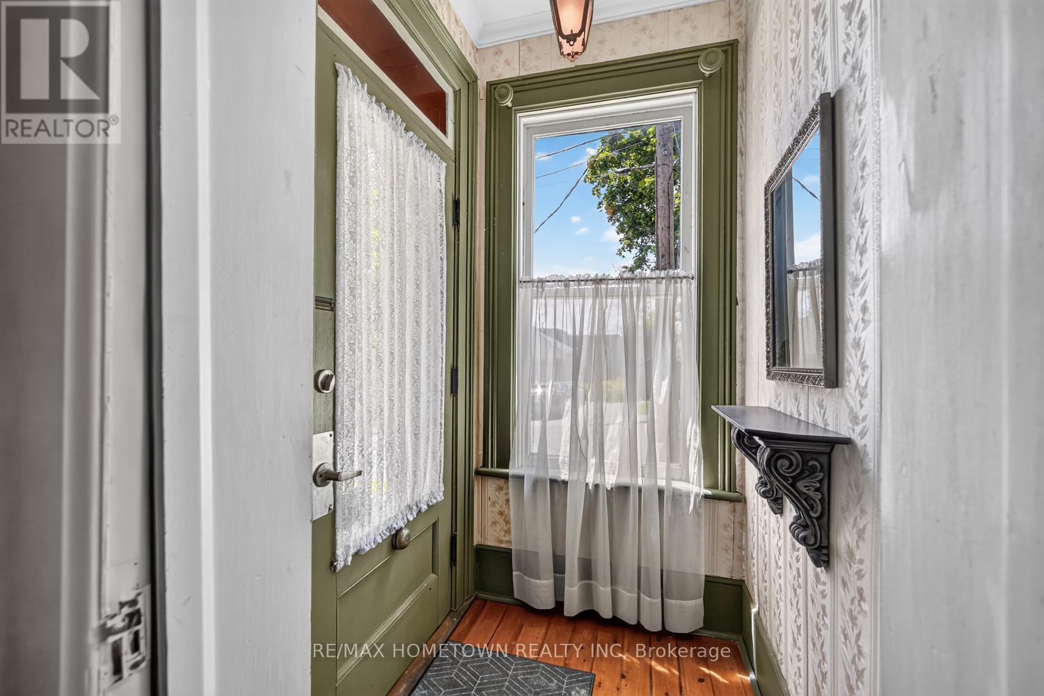 33 Park Street, Brockville, Ontario  K6V 2G3 - Photo 9 - X13494182