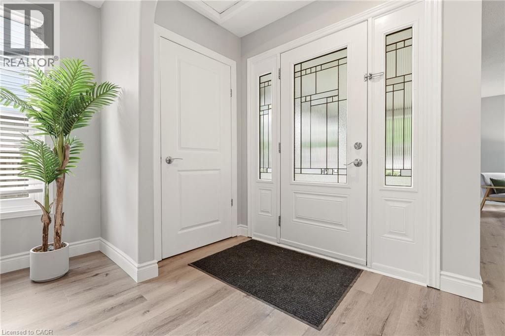 2353 Middlesmoor Crescent, Burlington, Ontario  L7P 3X4 - Photo 3 - 40841462