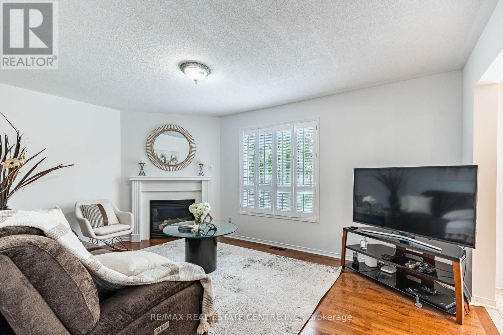 4322 Goldenrod Crescent, Mississauga, Ontario  L5V 3C3 - Photo 7 - W13491024